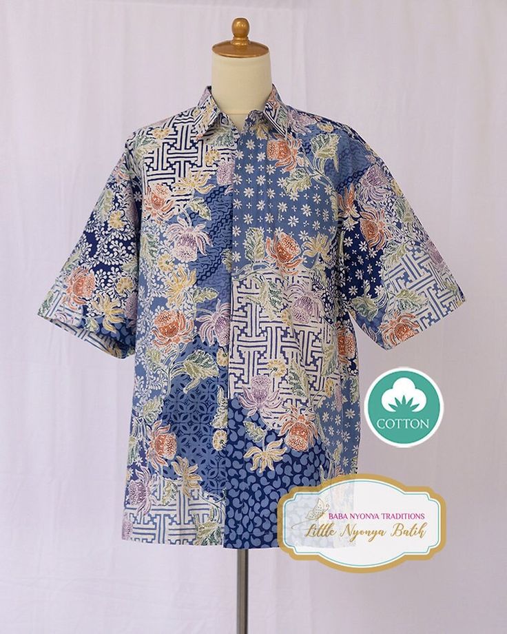 Peranakan Baba Stamp Batik Shirt. Short Sleeve on Cotton. Size: 3XL Material: 100% cotton Technique: Stamp batik Detail: hidden button and front pocket Other: No lining For more details and products, please visit www.littlenyonyabatik.com Shipping information: Kindly furnish your contact number for shipping purposes. This information is essential and must be provided as per the courier's requirements to prevent any potential delays in the shipping process. Please be aware that your item may be s Traditional Relaxed Fit Batik Print Top, Cotton Batik Print Short Sleeve Tops, Short Sleeve Cotton Tops With Batik Print, Relaxed Fit Cotton Tops With Batik Print, Casual Cotton Shirt With Traditional Patterns, Multicolor Cotton Shirt With Batik Print, Multicolor Cotton Batik Print Shirt, Indigo Cotton Batik Print Top, Indigo Cotton Tops With Batik Print