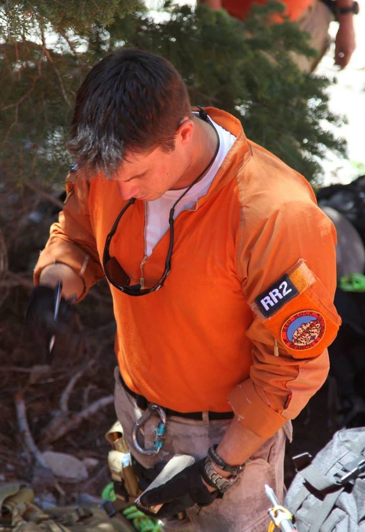 Search & Rescue Combat Shirt Search And Rescue Uniform, Firefighter Gear Tools, Snow Environment, Search And Rescue Gear, Medical Backpack, Wildlife Firefighter, Rescue Tools Firefighters, Search Rescue, Rescue Equipment