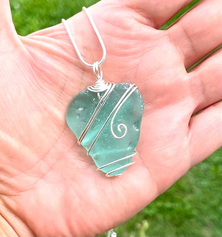 Women's Wire Wrapped Aqua Blue Beach Sea Glass Pendant Necklace 18" Silver Sea Glass Jewelry Necklaces, Seaglass Wire Wrapping, Wire Wrapped Seaglass Jewelry, Sea Glass Jewelry Diy, Blue Sea Glass Necklace, Seaglass Jewelry, Artisan Jewelry Necklaces, Beachglass Jewelry, Seashell Jewelry