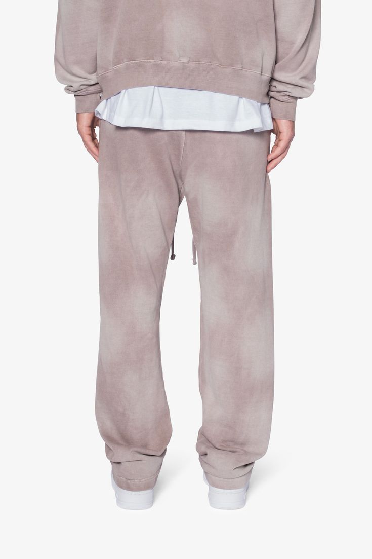 Our Faded Relaxed Every Day Sweatpants are crafted from custom developed cotton for unmatched quality and comfort. Featuring a garment-dyed and faded washed fleece for a luxurious feel and these sweatpants offer a relaxed, yet refined fit. The unique combination of a relaxed fit and tonal drawcord brings a modern twist to your every day wardrobe. details Style: Relaxed Fit Style: Internal Drawcord Composition: 100% cotton Model Info: 6’1, 140 lbs, wearing a size medium Relaxed Fit Soft-washed Cotton Sweatpants, Washed Cotton Relaxed Fit Sweatpants, Acid Wash Relaxed Fit Pants For Loungewear, Relaxed Fit Acid Wash Pants For Loungewear, Cotton Washed Pants For Loungewear, Washed Cotton Loungewear Bottoms, Washed Cotton Loungewear Pants, Washed Cotton Bottoms For Loungewear, Washed Straight Leg Loungewear Pants