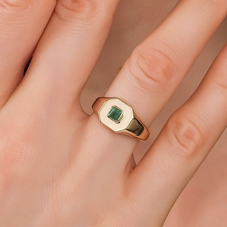 14k Signet Ring With Emerald Square Shape Gemstone - Etsy Ring With Emerald, Emerald Style, Gem Jewelry, Signet Rings, Recycled Leather, Jewelry Unique, Gems Jewelry, Natural Emerald, Square Shape