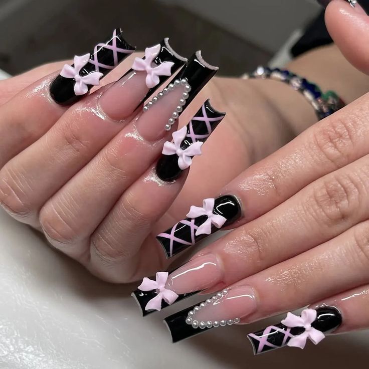 24Pc Press on Nails Long Pink French Fake Nails Press Ons Acrylic Black French Tip Nails Wearable French Tip Nails Pink And White, Black Nails With Charms, Black And White Nail, Wave Nails, Fake Nails Long, Long Press On Nails, Nagel Tips, Girly Acrylic Nails, Makijaż Smokey Eye