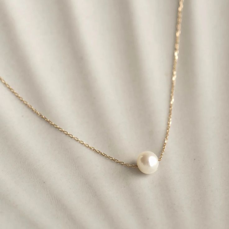 Real Pearl Dainty White Everyday Jewelry, Dainty White Jewelry For Everyday, White Everyday Necklaces With Delicate Chain, White Classic Necklace With Delicate Chain, Classic White Necklace With Delicate Chain, Minimalist White Beaded Pearl Necklace, White Dainty Everyday Necklace, White Minimalist Clavicle Chain Jewelry, Minimalist White Clavicle Chain Jewelry