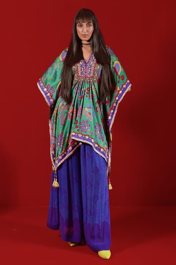 Emerald green self paisley print kaftan top with hand embroidery. Paired with a navy blue self print pleated palazzo. - Aza Fashions Green Kaftan, Kaftan Top, Palazzo Set, Set For Women, Print Top, Aza Fashion, Fashion Set, Paisley Print, Print Tops