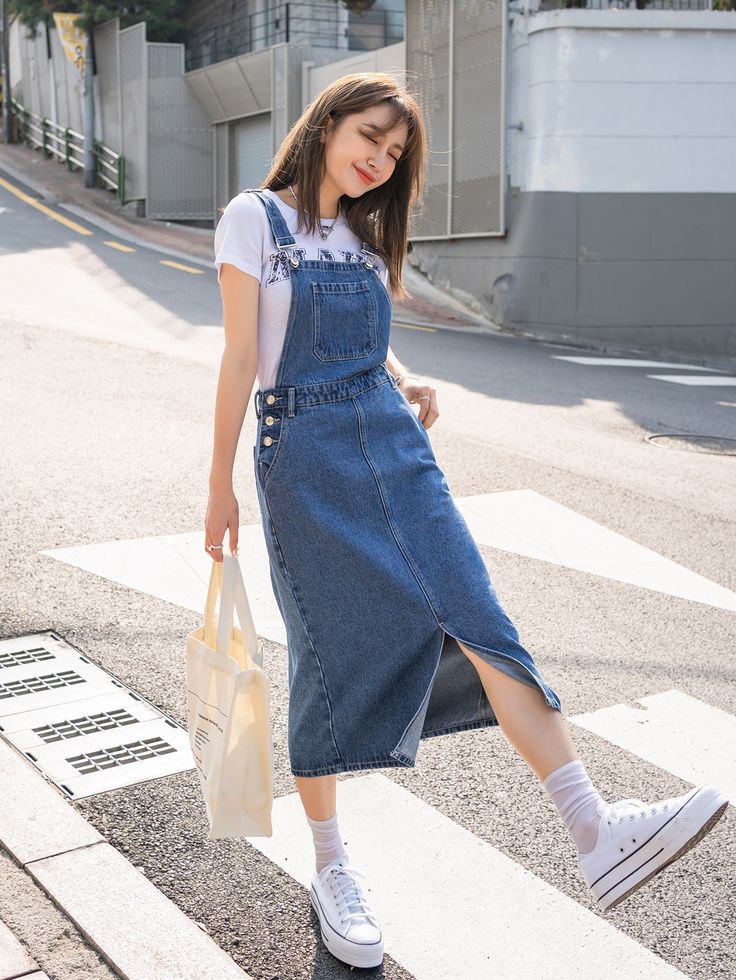 Medium Wash Preppy  Sleeveless Denim Plain Pinafore Embellished Non-Stretch  Women Denim Dungaree Dress, Womens Denim Dress, Modest Fits, Preppy Dresses, Cute Dress Outfits, Casual Day Outfits, Designer Dresses Casual, Style Preppy, Modest Clothing