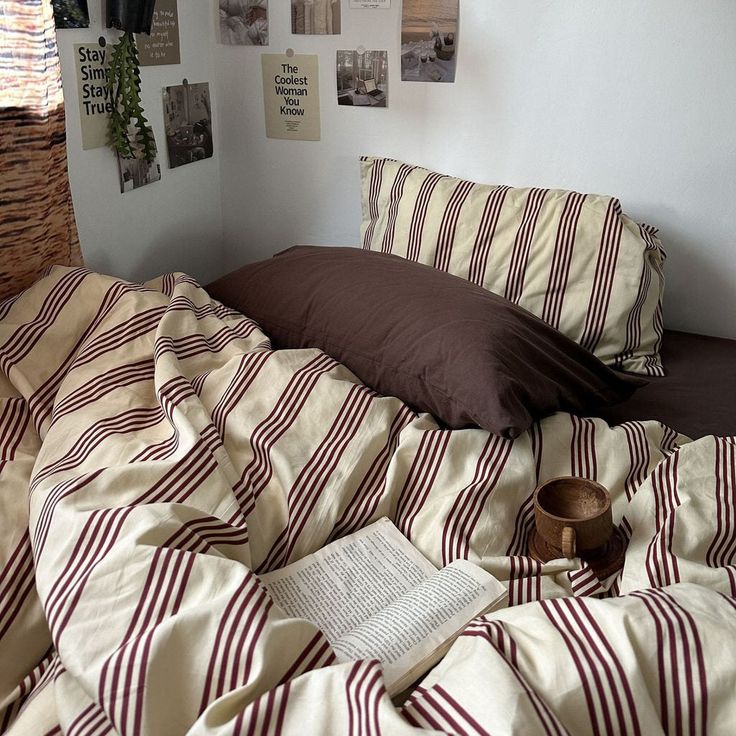 vintage beige and brown striped bedding duvet cover set Brown Duvet Cover Ideas, Vintage Bed Sheets Aesthetic, Brown Bed Cover, Minimalist Items List, 2 Duvets On Bed, Comfy Room Aesthetic Vintage, Striped Linen Duvet Cover, Aesthetic Sheets Bed, Cream Comforter Bedroom Ideas