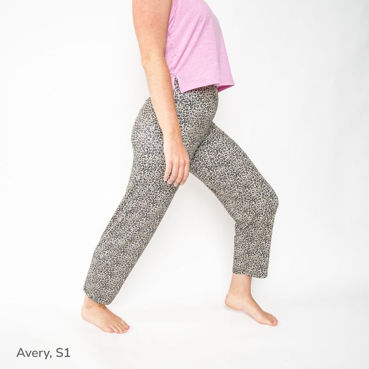 Engineered to keep you comfortable, Skida's Viska Pant combines a breathable, lightweight fabric with moisture-wicking technology for the ultimate sleek and multi-seasonal fit. Versatile Long Pants For Relaxation, Comfortable Relaxed Fit Ankle-length Yoga Pants, Yoga Pants With Elastic Waistband And 4-way Stretch, Versatile 4-way Stretch Sweatpants For Loungewear, Casual Comfort Stretch Pants For Relaxation, Lightweight Stretch Yoga Bottoms, Comfortable Stretch Bottoms With Straight Hem, Versatile Yoga Pants With Elastic Waistband For Relaxation, Loungewear Pants With Comfort Waistband And 4-way Stretch