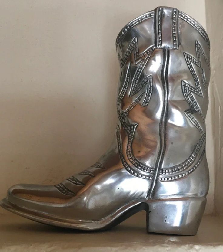 Vintage Cowboy Boot from Department 56!! Great Western decor for any country home setting!  Calling all Cowboys & Cowgirls!!  The boot is in excellent condition with light wear c/w age and use.  It measures 9" high by 8" wide and 3" deep.  This is a unique and interesting shelf or table decor! Chelsea Boots Men Outfit, Boots Men Outfit, Cowboy Vintage, Cow Boys, Ethel Cain, Fka Twigs, Vintage Cowboy Boots, Great Western, Vintage Cowboy