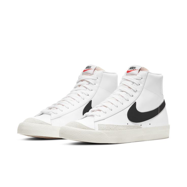 Show the Layering Legend, Gameday GOAT, and Yoga Poser on your list that you care. Gift Nike this season. Shoes Nike Blazer, Blazer Mid 77 Vintage, Black Basketball Shoes, White Basketball Shoes, Dr Shoes, Nike Shoes Girls, Preppy Shoes, Nike Blazer Mid 77, Nike Blazer Mid