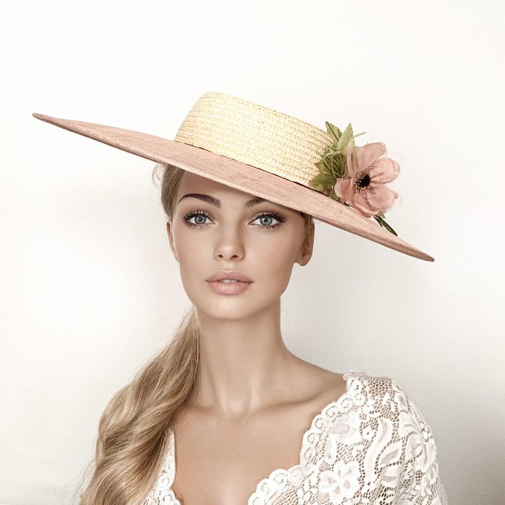 Elegant off White and pink feathers Kentucky derby straw hat for woman. This white fascinate hat is embellished with a stunning feather mount and a beautiful silk flowers. It is a perfect hat for weddings, Royal Ascot horse races, cocktails, derby... It is mounted on a headband. If you want, you can choose the side of the head were you like to wear the fascinator, just convo me. Any color of the fascinator can be changed to order. ** PROCESSING TIME: 5 -7 business days. ** DELIVERY TIME (DHL Exp Summer Sun Hat With Structured Crown, Beach Boater Hat With Structured Crown, Chic Structured Crown Sun Hat For Spring, Panama Hat With Structured Crown For Beach And Spring, Elegant Straw Hat With Structured Crown For Beach, Elegant Structured Crown Straw Hat For Beach, Spring Beach Boater Hat With Structured Crown, Kentucky Derby Straw Hat With Structured Crown, Elegant Panama Hat With Structured Crown For Spring