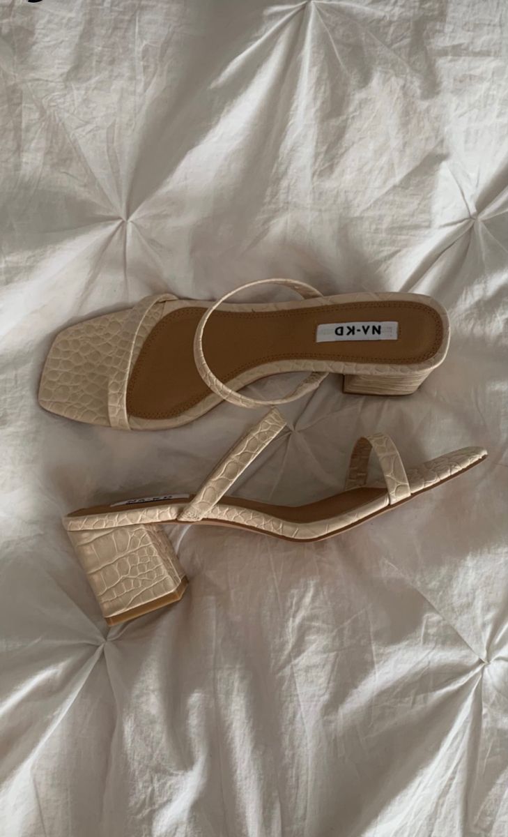 Sandal Slippers, Brown Sandals Heels, Beige Sandals, Shoes Beige, Shoes Heels Classy, Dressy Shoes, Beige Heels, Shoe Inspo, Aesthetic Shoes