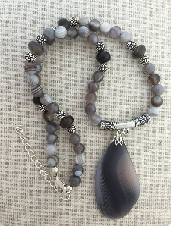 Diy Collier, Gray Jewelry, Agate Pendant Necklace, Botswana Agate, Fashion Jewelry Sets, Homemade Jewelry, A Bracelet, Agate Necklace, Creative Jewelry