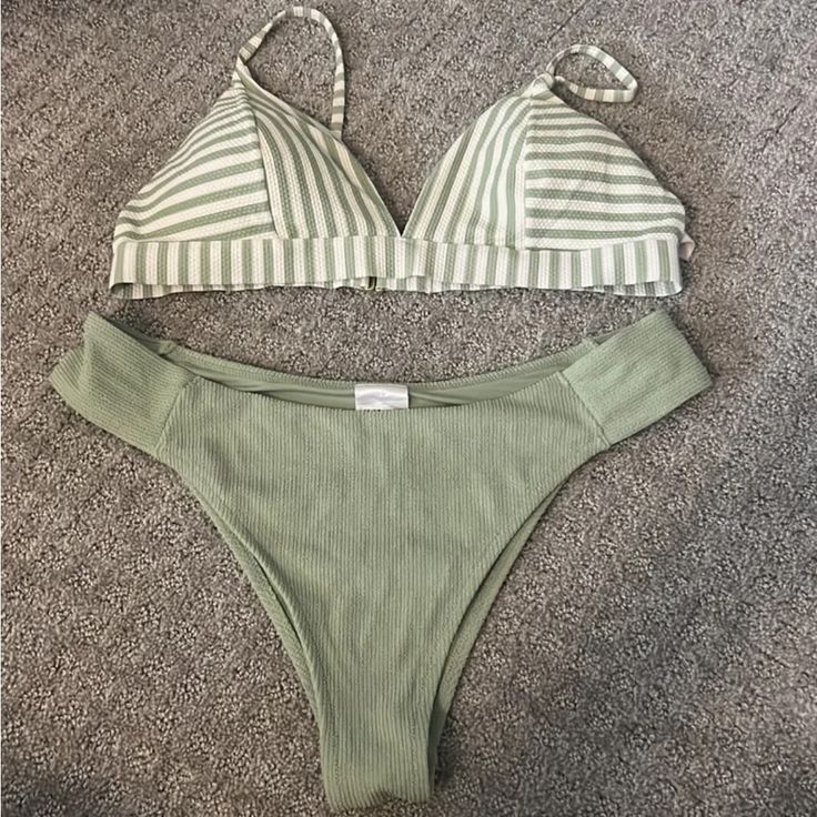 Top Is Us Size 12 Nwt Bottoms Are Size 16 Worn A Few Times Fits Like An Xl Bathing Suit H&m Swimwear For Spring Pool Time, H&m White Swimwear For Spring, H&m Swimwear For Spring Poolside, H&m Swimwear For Summer Beach, H&m Swimwear For Beach In Summer, H&m Fitted Swimwear For Vacation, H&m Beachwear Swimwear For Beach Season, Fitted H&m Swimwear For Vacation, H&m Fitted Swimwear For Spring