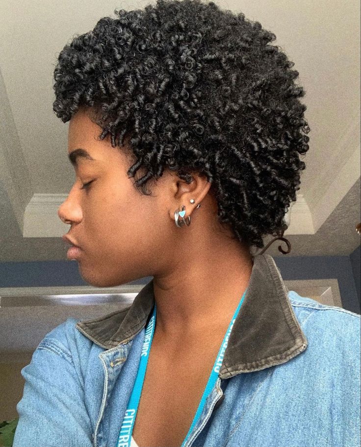 Finger Coils Natural Hair Shorts, Finger Coils Short Natural Hair, Comb Coils, Afro Hair Tips, Finger Coils Natural Hair, Big Chop Natural Hair, Coiling Natural Hair, Natural Hair Pictures, Natural Hair Twa