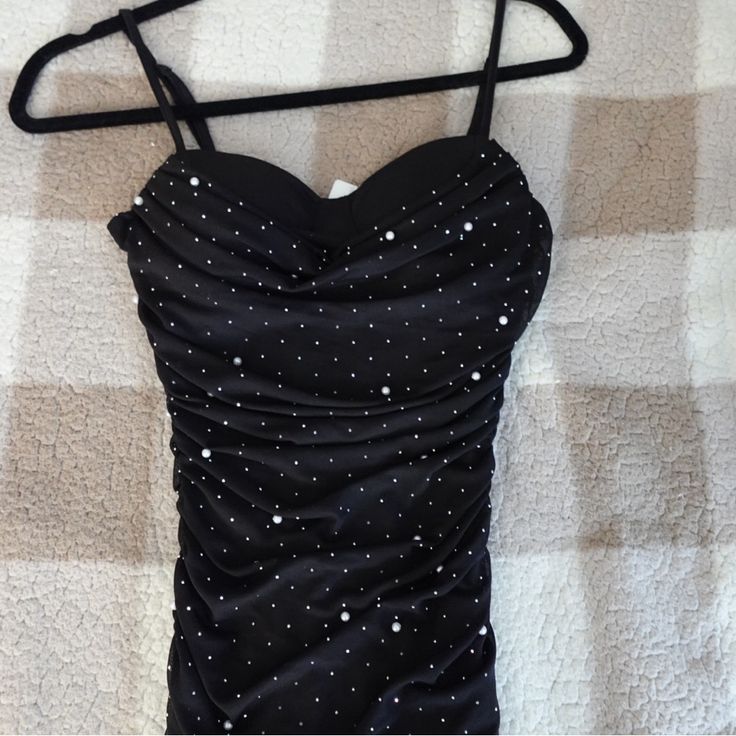 Windsor Pearl Dress With Small Rhinestones. Size Small. Brand New Pearls Black Dress, Black Dress With White Pearls, Pearl Hoco Dress, Pearl Black Dress, Short Black Party Dress, Black Dress With Rhinestones, Black Dress With Pearls, Black Party Dresses Short, 16th Birthday Outfit