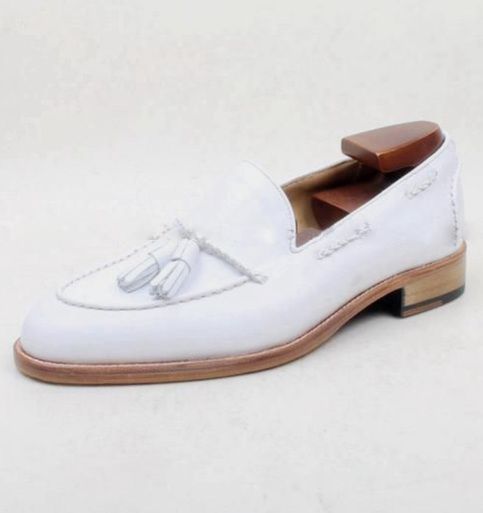 Upper: High Quality Leather Inner: soft leather Sole:Leather Gender:Male Heel:Leather Totally Hand stitched Manufacturing time 7-10 business days If you can’t find your Size/Color just send us message we will make for you. Measurement Size. (required measurement for better fit) We can cu... Patina Shoes, White Dress Shoes Men, Moccasin Shoes, White Dress Shoes, Suede Leather Shoes, High Ankle Boots, Handmade Leather Shoes, Moccasins Shoes, Stylish Boots