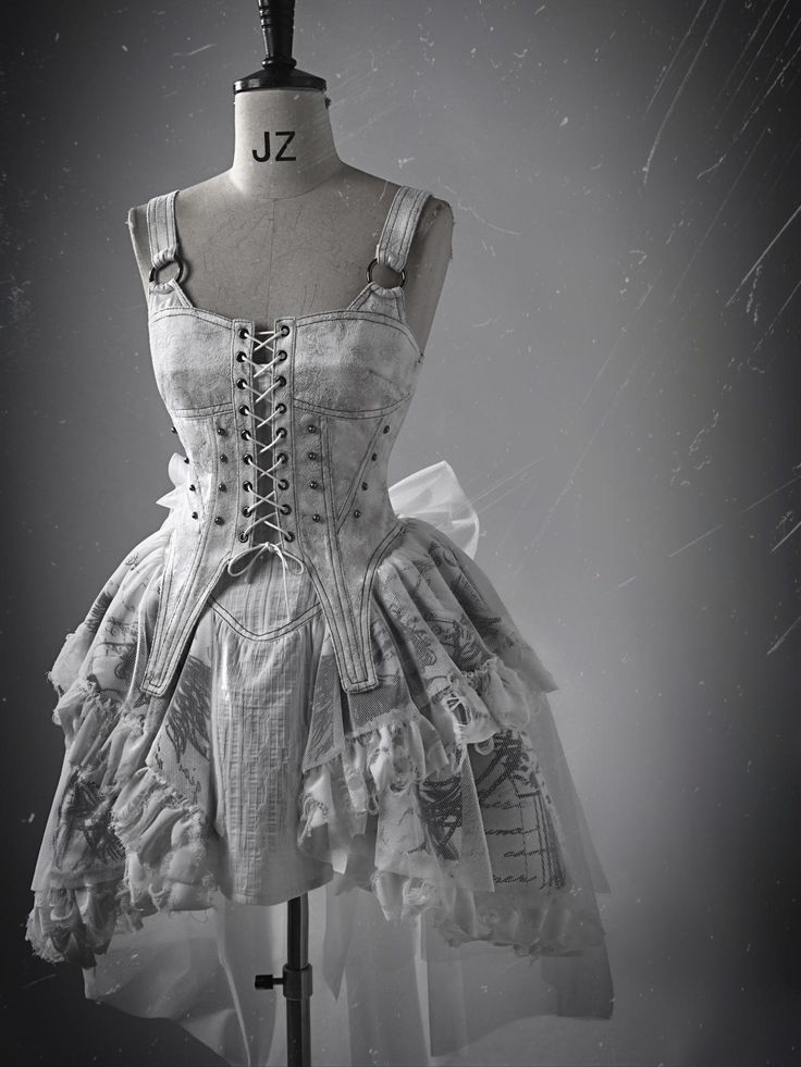 This price includes a dress only, others are not included.   	 		 			Size 			S 			M 			L 		 		 			Hem Circumference 			22 			28 			34 		 		 			Bust 			82 			86 			90 		 		 			Waist 			66 			69 			73 		 		 			Full Length 			77-127 			78-128 			79-129 Corset Bodice Dress, Detachable Tulle Train, Punk Corset, Steampunk Fashion Female, Tulle Train, Corset Outfits, Fashion Corset, Clothing Design Sketches, Angel Print