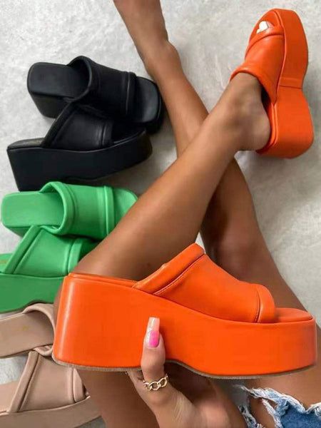 Slipper Woman, Heel Wedges, High Heels Black, Back To School Outfit, Platform Mules, Orange Shoes, High Heel Wedges, Fancy Shoes, Aesthetic Shoes