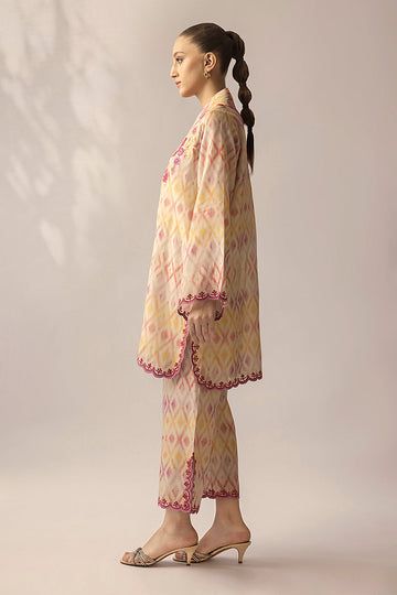 Step out in style with our khaddi silk co-ord set. The geometric printed fabric in shades of pinks and purples is adorned with Russian-themed embroidered florals to create a look that is timeless. Pink Embroidered Palazzo Set In Cotton Silk, Pink Embroidered Cotton Silk Palazzo Set, Bohemian Cotton Silk Palazzo Set With Resham Embroidery, Silk Palazzo Set With Resham Embroidery In Pink, Pink Silk Palazzo Set With Resham Embroidery, Traditional Pink Pant Set With Traditional Drape, Pink Silk Palazzo Set With Straight Kurta, Bohemian Cotton Silk Sets For Eid, Bohemian Silk Sharara With Printed Motifs