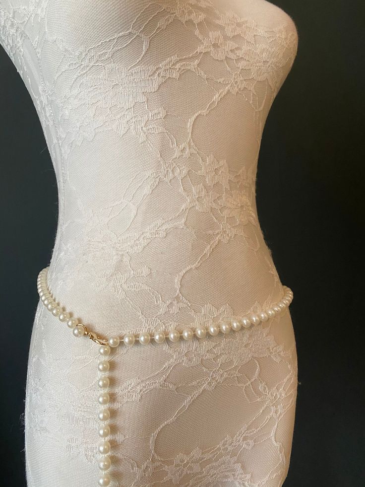 Elegant White Pearl Waist Chain, Wedding Fits, Pearl Belt, Wedding Dress Belt, Pearls Diy, Fits Inspo, Fan Design, Pearl Cream, Real Pearls