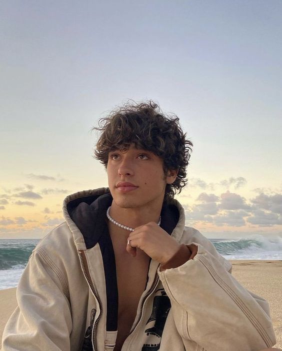 Vitorchiano, Italy 📍 Surfer Hairstyles, Surf Hair, Brown Hair Boy, Surfer Hair, Men Haircut Curly Hair, Surfer Boy, Brown Curly Hair, Wavy Hair Men, Pjo Hoo