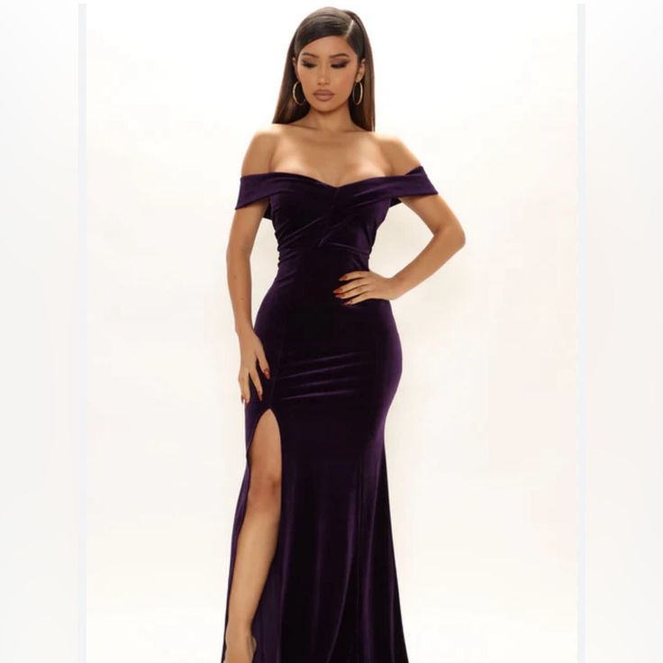 Gorgeous Velvet Plum Dress/ Gown Size Medium Floor Length Deep Purple Velvet Dress, Elegant Dark Purple Dress, Velvet Purple Prom Dress, Plum Dresses Formal, Deep Purple Dress Prom, Plum Prom Dress Long, Formal Purple Gown, Dark Purple Dress Formal, Dark Purple Hoco Dress