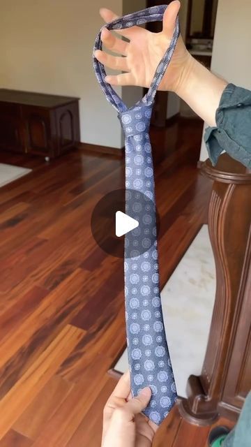 Wes & Alison’s Lifehacks 😱🤯 on Instagram: "Thanks Gramps ❤️🥹 #tie #tutorial #fashiontips" Tie Ties Tutorial, Tie Tutorial, Neck Tie Knots, Stay Classy, Clothing Hacks, Tie Knots, Things To Know, Scarf Styles, Fun Diys