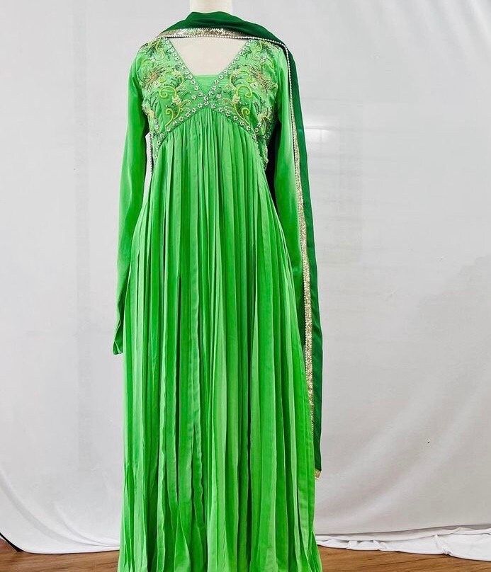 Heavy Hand embroidered Anarkali with banarasi dupatta / pure silk anarkali suit set / anarkali dupatta USA /green  chanderi dress with embroidered net dupatta / Indian dresses/ voggish / green  anarkali gown dress         Looking for a perfect indian dress/anarkali/suit sets that are trendy, unique and easy to carry !! yess, You are at the right place. we carry such versatile pieces of anarkalis and suit sets that really let you stand out in any occassion !!      featuring this beautiful anarkal Green Anarkali Salwar Kameez In Art Silk, Floor-length Anarkali Set With Dori Work, Green Anarkali Set With Zari Work For Festivals, Green Art Silk Anarkali Set For Designer Wear, Green Maxi Length Sharara With Dabka Work, Traditional Green Maxi Length Sharara, Green Anarkali Art Silk Traditional Wear, Designer Green Art Silk Anarkali Set, Green Maxi Sharara With Zari Work