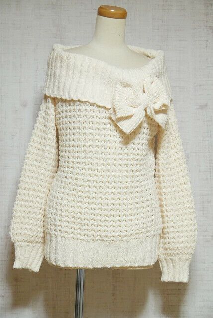 Knitted Dress Outfit, Japanese Fashion Kawaii, Fashion Kawaii, Under Your Spell, Furniture Interior Design, Liz Lisa, Useful Information, Women's Sweaters, Real Estate Houses