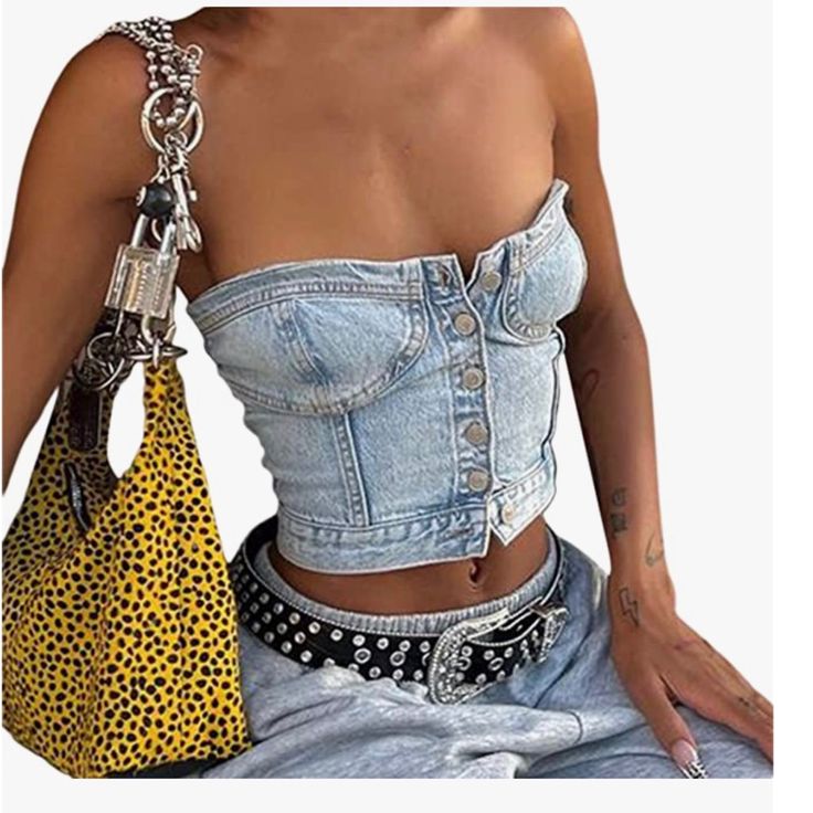 Cropped Denim Bustier. Size Medium. Approximate Measurements: 18.5” Pit To Pit. 17” Hem (Waist). Nwot. No Brand Tag. I Got It At A Beach Boutique. Cotton/Polyester Blend. Machine Washable. Ruched Elastic Panel On Back Allows Significant Stretch. 6oz. #Sexy #Summer #Concert #Beach #Western #Boho #Madonna #90s Y2k Pattern, Denim Bustier, 2000s Clothes, Top Strapless, Short Women Fashion, Denim Corset, Denim Crop Top, Tube Tops, Harajuku Streetwear