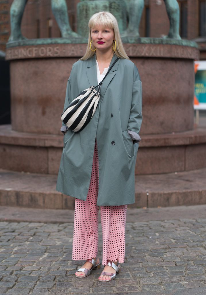 Crop Outfits, Hel Looks, Marimekko Bag, Street Style Aesthetic, Street Style Blog, Looks Street Style, Girls Style, Color Pairing, �가을 패션