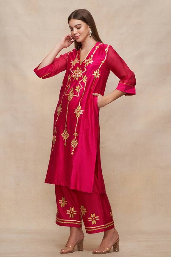 Rani pink kurta with gota embroidered in geometric pattern. - Aza Fashions Designer Pink Traditional Wear With Zari Work, Designer Pink Traditional Wear For Festive Occasion, Designer Pink Traditional Festive Wear, Designer Festive Pink Sets, Designer Pink Festive Sets, Designer Pink Kurta With Resham Embroidery, Traditional Wear With Geometric Embroidery For Festivals, Festive Eid Kurta With Geometric Embroidery, Designer Pink Sets For Festivals