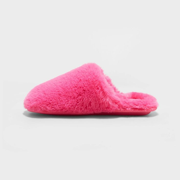 Your child will love the soft and cozy feel these Pippa Puff Scuff Slippers from Cat & Jack™ bring to their feet. Fashioned in a closed-toe design with an open heel, these scuff slippers have a slip-on design for easy on and off. Showcasing a fuzzy upper and footbed in a solid hue, these medium-width slippers feel soft and add a cozy touch to a variety of their casual ensembles. Cat & Jack™: Classics with an imagination of their own. Construction For Kids, Pink Slippers, Comfy Slippers, Plastic Shoes, Fuzzy Slippers, Pink M, 5 Kids, Open Toed Heels, House Shoes