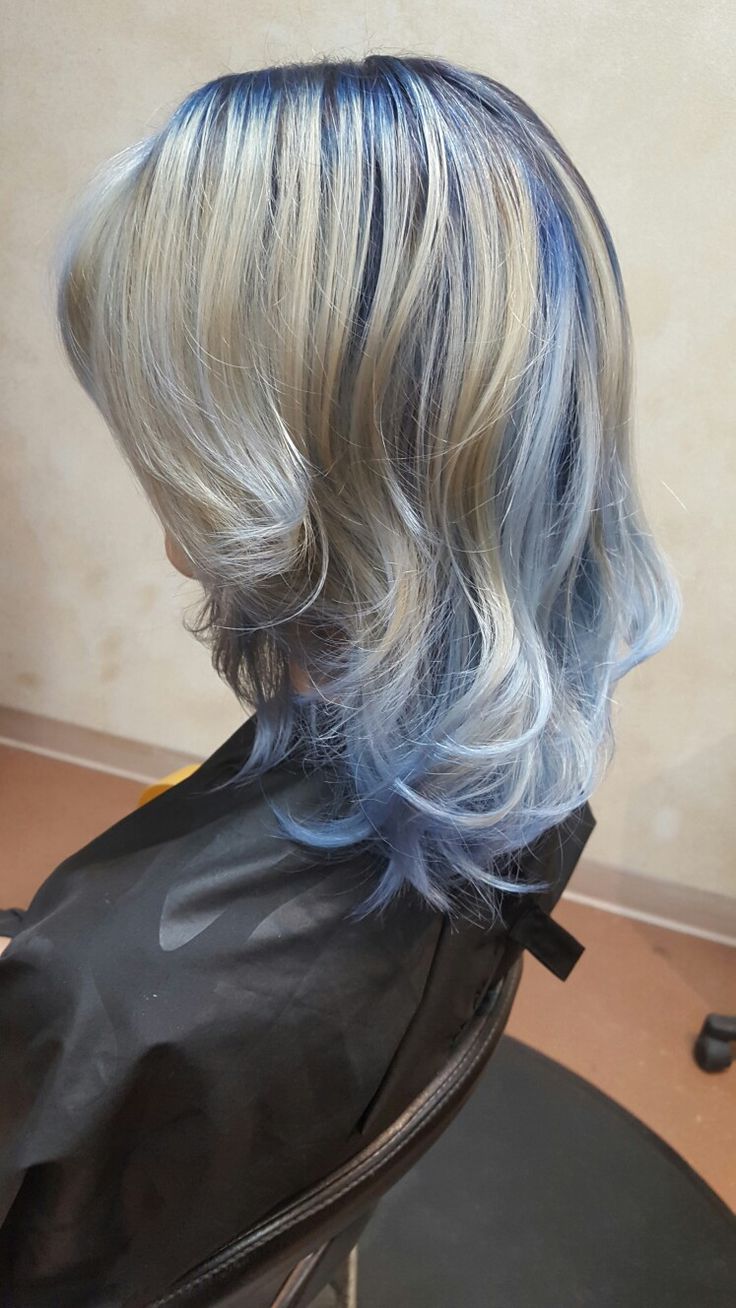 Midnight Blue And Blonde Hair, Dark Blue And Platinum Hair, Blue And Silver Hair Ombre, Platinum Blue Hair Silver, Blue With Blonde Highlights, Blue Hair Ombre Blonde, Platinum Blonde With Blue Highlights, Platinum Blonde Hair With Blue Tips, Blue And Blonde Hair Aesthetic