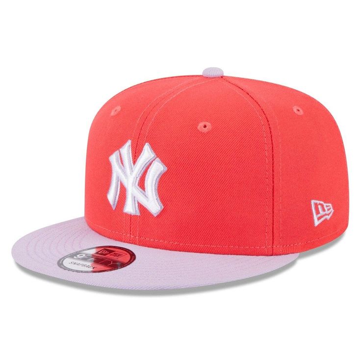 Ensure your New York Yankees spirit is on full display and jam-packed with vibrance when you sport this Basic Two-Tone 9FIFTY hat from New Era. It features a helpful snapback closure for a fully customizable fit and a structured construction with a high crown for a classic flat bill aesthetic. Distinct New York Yankees embroidery on the front panels and spring-inspired colorway keep your fandom at the forefront of any outfit. Structured fit One size fits most Officially licensed Embroidered grap Purple New York, Baseball Fitted Hats, Yankee Hat, Chicago Cubs World Series, New York Yankee Hat, New Era 39thirty, New Era Cap, New Era 59fifty, Spring Inspiration