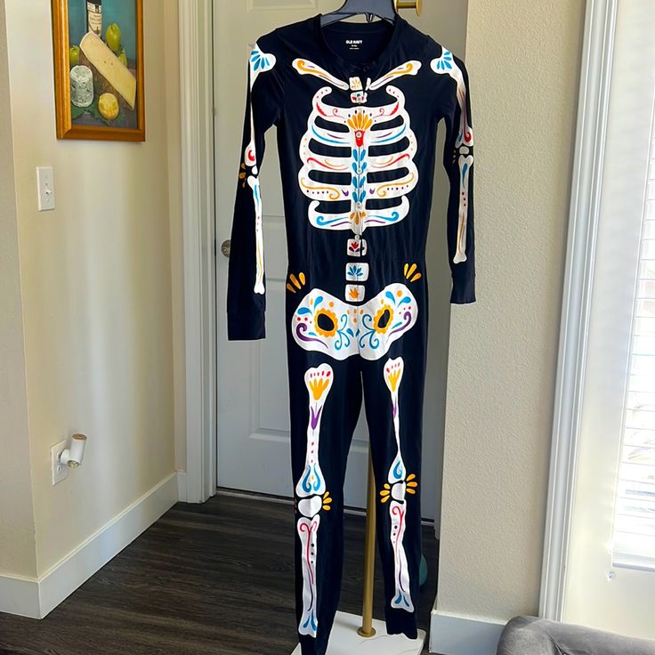 Nwot Or Maybe Worn Once Fresh Crisp Details Day Of The Dead November 2 Measuring Pit To Pit Is 16 Inches. The Waist Is 15 Inches Hips 16 To 17 Inches Overall Length Is 54 Inches. Sugar Skull Sugar Skelton Dia De Los Muertos Black Long Sleeve Halloween Onesie, Casual Halloween Onesie For Loungewear, Casual Halloween Costume Party Onesie, Casual Halloween Loungewear Onesie, Halloween Long Sleeve Onesie For Costume Party, Halloween Costume Party Long Sleeve Onesie, Long Sleeve Onesie For Halloween Costume Party, Casual Halloween Costume Onesie, Black Fitted Onesie For Loungewear