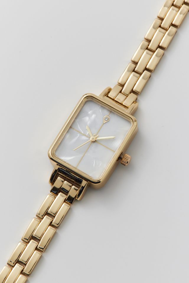 Business Woman Accessories, Small Square Watches Women, Rectangle Gold Watch, Dainty Watches For Women, Classic Watch Women, Rectangle Watch, Rectangle Face, Face Features, Vintage Watches Women