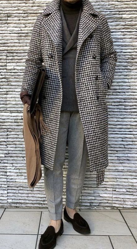 Earmuffs Outfit Men, Mens Fashion Coat, Mens Smart Casual Outfits, Overcoat Men, Vetements Clothing, Smart Casual Dress, Outfit Invierno, Fall Outfits Men, Smart Outfit