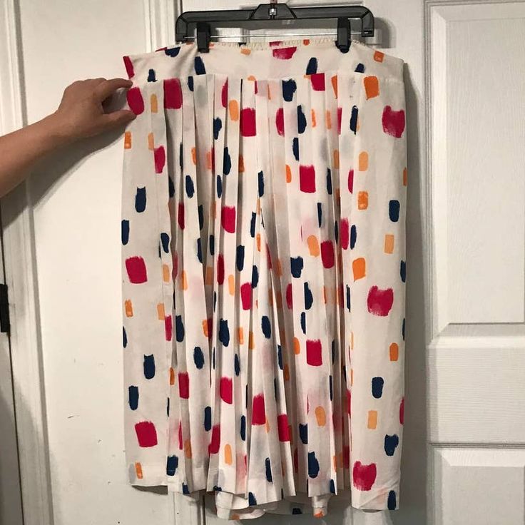 Excellent Condition, Look Brand New Women Lined Culotte Pants Maxi Skirt, Multicolored Spots Size 18/20 Measurements Waist 40" Inseam 11" Length - 18" 100% Polyester Plus Size Pre-Owned. Pre-Owned. Clean, No Stains, And No Tears. I Hand Pick Every Item Very Carefully. Each Picture Accurately Represents The Condition Of The Item. For Questions, Pleaase Do Not Hesitate To Message Me. I Will Try My Best To Respond As Soon As I Can. We Ship Very Fast, Within Three Business Days Except For Weekends, High Waist Multicolor Pleated Skirt, Multicolor Long Pleated Skirt, Casual Multicolor Knee-length Bottoms, Multicolor Lined Midi Skirt, Multicolor Midi Skirt, Short Pleated Skirt Bottoms For Spring, Multicolor High Waist Lined Skirt, Multicolor Elastic Waistband Skirt, Multicolor Lined Skirt For Day Out