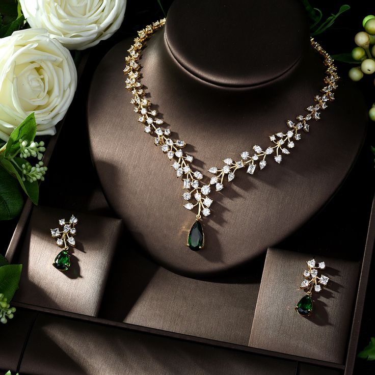 Charm Green Water Drop Dubai Jewelry Sets Gold Color Wedding Necklace Earrings Sets https://m.alibaba.com/product/1600350890910/Charm-Green-Water-Drop-Dubai-Jewelry.html?__sceneInfo={"cacheTime":"1800000","type":"appDetailShare"} Bridal Diamond Necklace, Bride Jewelry Set, Diamond Jewelry Set, American Diamond Jewellery, Earrings Sets, Fancy Jewelry Necklace, Modern Gold Jewelry, Diamond Wedding Jewelry, Diamond Necklace Designs