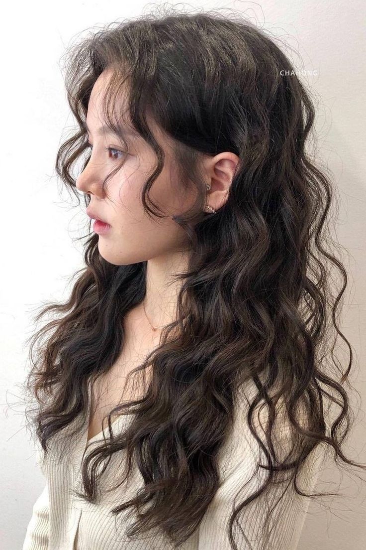 2c Haircut Bangs, Curly Asian Hair, Korean Wavy Hair, Wavy Hair Perm, Long Hair Perm, Korean Hairstyles, Korean Hair Color, Fesyen Rambut, Hippie Hair