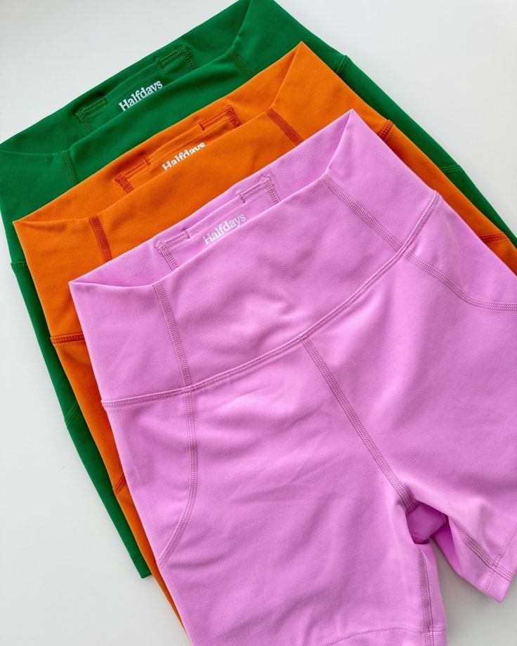 Designed with performance material that cools you off, the Hattie bike short is perfect for the mountain trail, but worn all weekend long. Trail Outfits, Hiking Outfit Spring, Women Hiking, Everyday Jacket, Ski Club, Long Trail, Hiking Outfit Women, Summer Hiking, Snowboarding Accessories