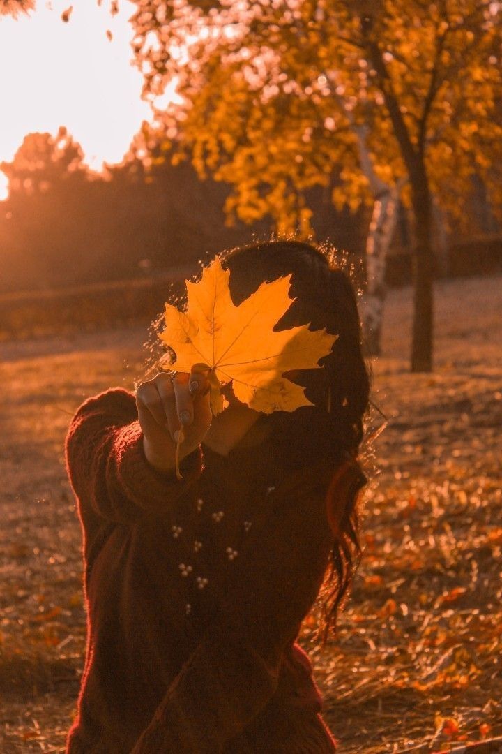 Autumn Photography Portrait, Foto Shoot, Cool Instagram, Winter Photos, Fashion Photography Poses, Fall Photoshoot, Photography Poses Women, Shooting Photo, Fall Pictures