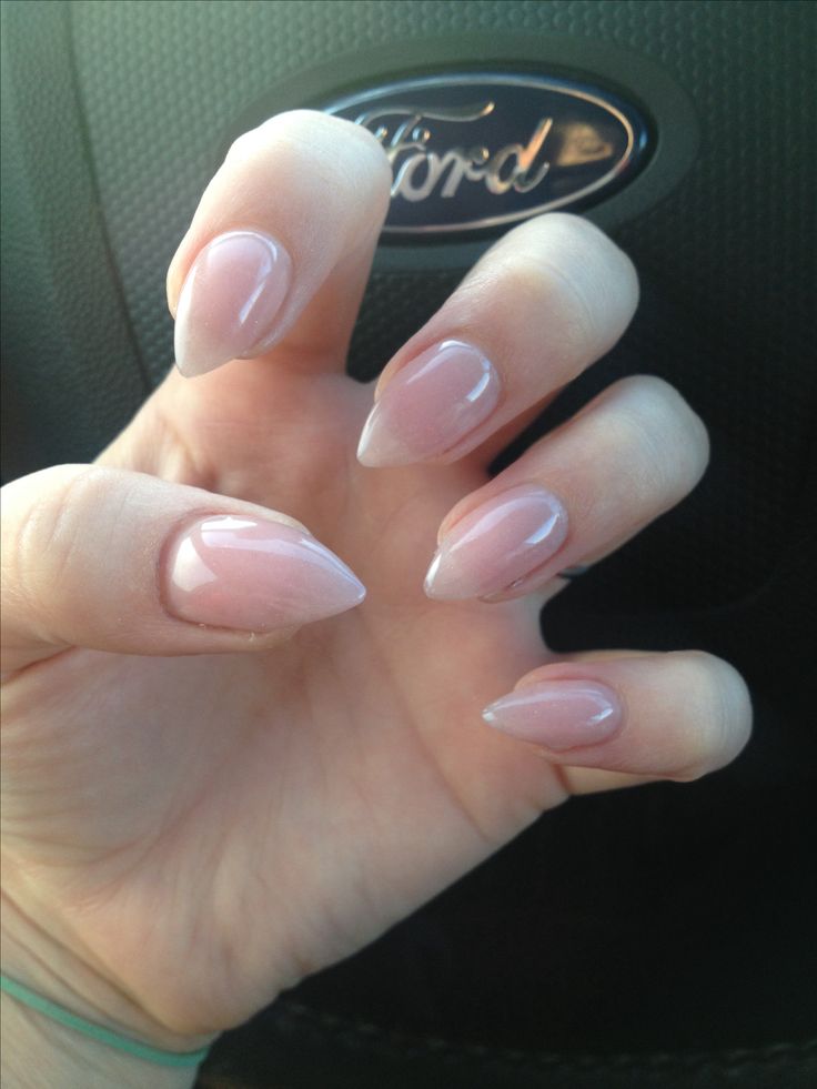 Short nude stilettos Ongles Gel French, Stiletto Nails Short, Short Stiletto, Nails 2017, Nagellack Trends, Milky Nails, Pointy Nails, Summer Nail Art, Claw Nails