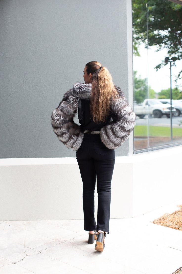 Elevate your fashion game with our Custom Made Silver Fox Just the Sleeves Bolero Jacket. This show-stopping high fashion fur piece is the perfect addition to pair back with a bodysuit or dress for any special occasion. This is a Custom Order, please allow 2-6 weeks for delivery. For any inquiries or rush orders, contact us via chat or call 334-277-7610. *Please include your bicep measurement & sleeve length measurement in the notes at checkout. Glamorous Winter Outerwear With Feather Trim, Luxury Fur Coat With Feather Trim, Long Sleeve Faux Fur Coat For Parties, Luxury Long Sleeve Fur Coat For Evening, Faux Fur Coat For Night Out, Party Long Sleeve Faux Fur Coat, Luxury Evening Fur Coat, Luxury Outerwear With Feather Trim For Parties, Glamorous Long Sleeve Outerwear With Faux Fur Trim