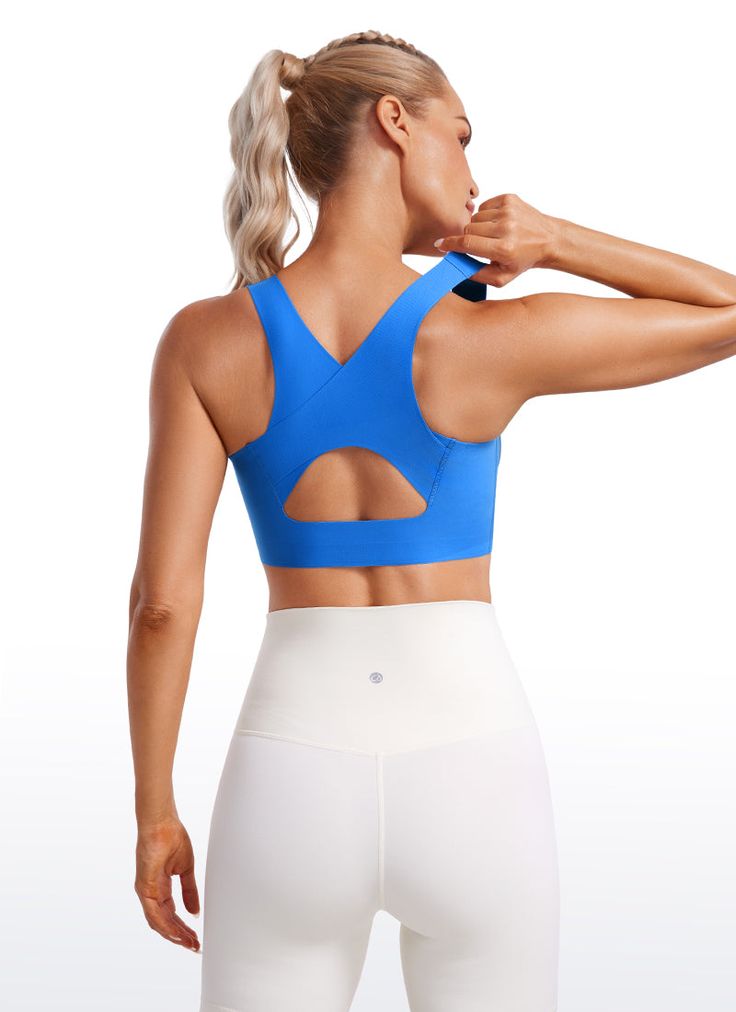 Flex Sculpt collection uses high-density microfiber, providing generous stretch and adequate support. Medium to high-intensity sports bra that fits snugly and moves with your body without shifting. Wide straps crossover racerback for extra support. Perfect for running, training, fitness, and Pilates workouts. Feature & Fitting: 
 Flex Sculpt collection 
 Design for running and training 
 Built-in removable pads 
 U-neck, racerback design 
 Fabric: 
 
 Maximum stretchy, adequate compression Pilates Workouts, Collection Design, Racerback Sports Bra, Design Fabric, Pilates Workout, U Neck, Running Training, Wide Straps, Pilates