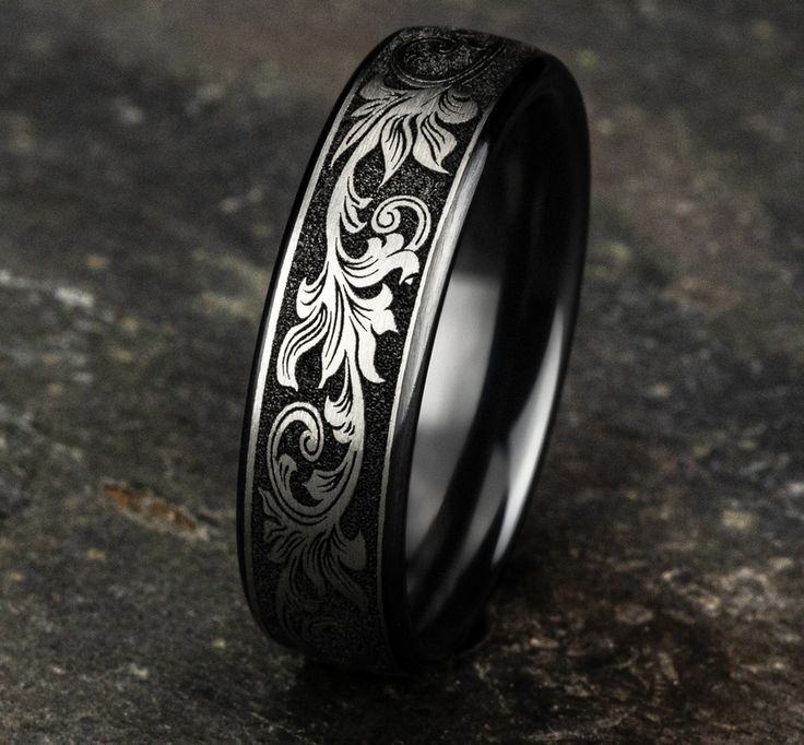 Vintage Black Rings, Men Engraved Rings, Royalty Dr, Gothic Wedding Rings, Vintage Script, Script Design, Ring Bands, Men Rings, Black Wedding Band