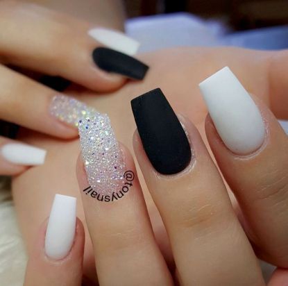 Coffin Art, Nails Grunge, Black And White Nail Designs, 2019 Nails, Coffin Nails Matte, Milky Nails, White Acrylic Nails, Grunge Nails, White Nail Designs