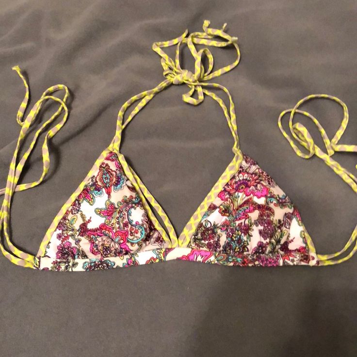 Never Worn! Size Medium Printed Triangle Top Swimwear For Party, Floral Print Fitted Halter Top For Pool, Fitted Floral Print Halter Top For Pool, Fitted Floral Print Halter Top For Beach Party, Floral Print Triangle Halter Top For Beach Season, Spring Floral Print Halter Top For Swimming, Multicolor Triangle Halter Top For Party, Fitted Floral Print Triangle Halter Top, Spring Triangle Top Swimwear In Fun Style