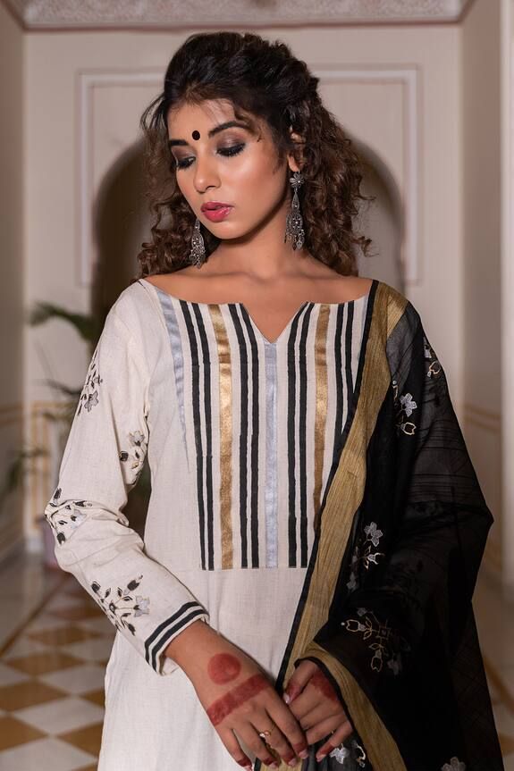 Black and white monochrome kurta with moroccan floral block print. Comes with striped pant and dupatta. - Aza Fashions Elegant White Salwar Kameez With Printed Motifs, White Long Sleeve Handloom Traditional Wear, Elegant Block Print Festive Kurta, Elegant Festive Kurta With Block Print, Elegant Festive Block Print Kurta, Elegant Chanderi Kurta With Block Print, White Mulmul Palazzo Set With Block Print, White Chanderi Palazzo Set With Block Print, Elegant Straight Kurta With Block Print